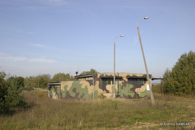 Budynek 22, stanowisko sprawdzeń aparatury pokładowej rakiet.