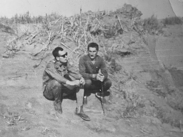 Aszułuk, 18-30 czerwiec 1971 r. Na zdjęciu pierwszy od lewej bomb. Stefan Szpakowski. Aszułuk, 18-30 czerwiec 1971 r. Na zdjęciu pierwszy od lewej bomb. Stefan Szpakowski.