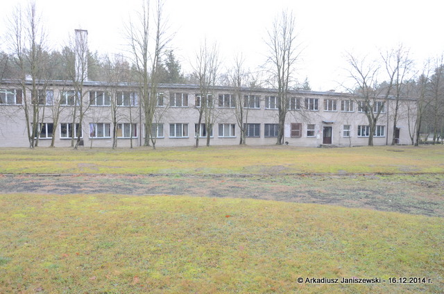 Budynek koszarowy byłego 60. dr OP. Budynek koszarowy byłego 60. dr OP.