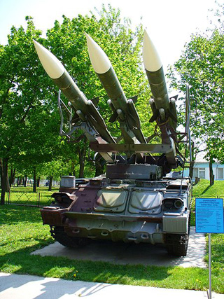 Wyrzutnia PZR 2K12 Kub. Wikimedia Commons - George Chernilevsky