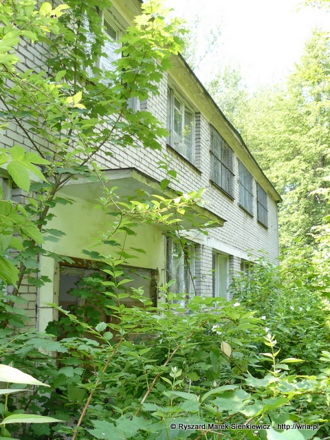 Wejście do sztabu 63. dr OP m. Nadarzyn-Rusiec. Wejście do sztabu 63. dr OP m. Nadarzyn-Rusiec.