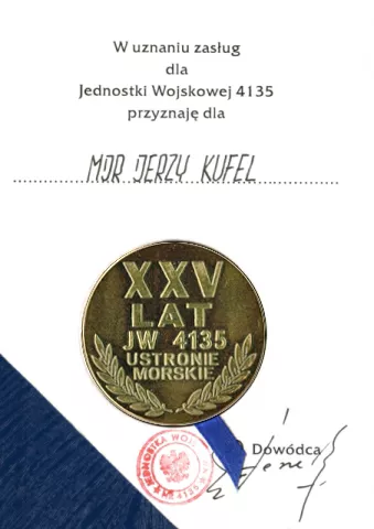 Akt nadania medalu okolicznościowego z okazji XXV–lecia 42. dr OP.