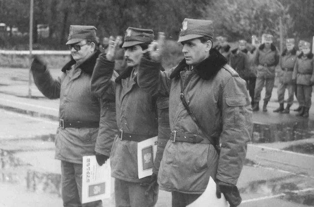 Wyróżnienie plutonu łączności dyplomem i tytułem przodującego pododdziału dywizjonu Wyróżnienie plutonu łączności dyplomem i tytułem przodującego pododdziału dywizjonu