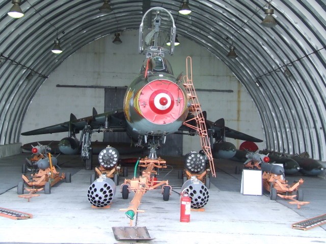 Jedna z konfiguracji uzbrojenia samolotu Su-22M4.